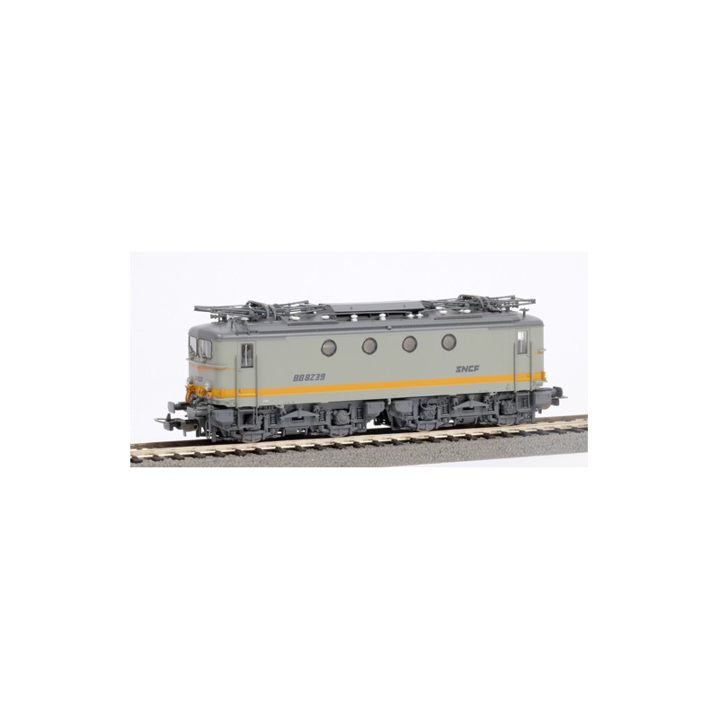 BB8239