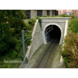 TUNNEL